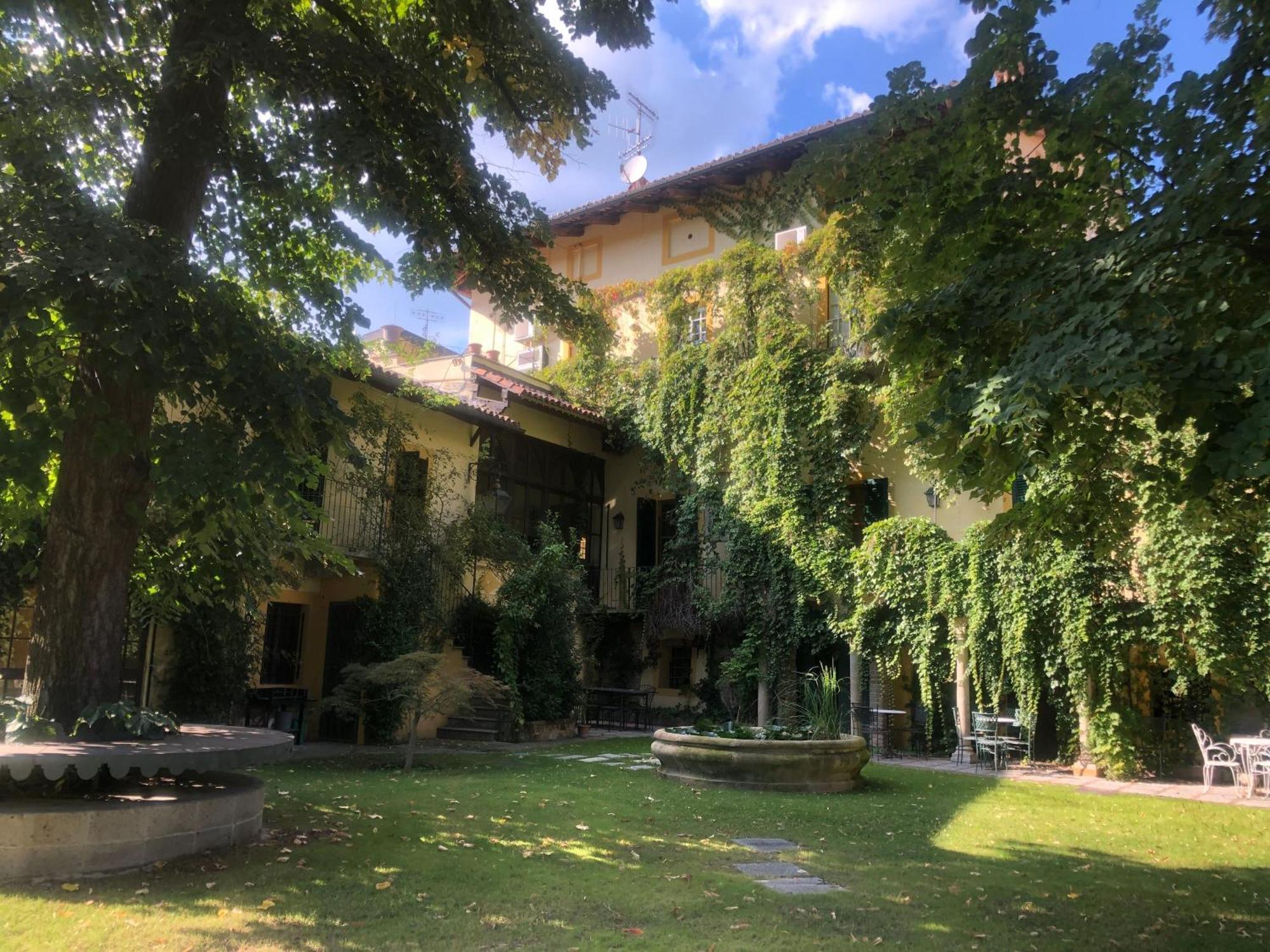 Palazzo Sismonda Bed & Breakfast Corneliano d'Alba Exterior photo