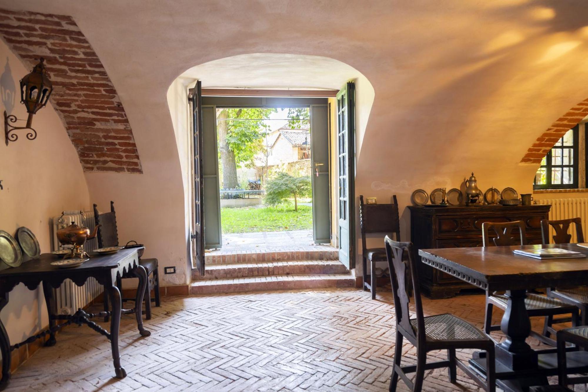 Palazzo Sismonda Bed & Breakfast Corneliano d'Alba Exterior photo