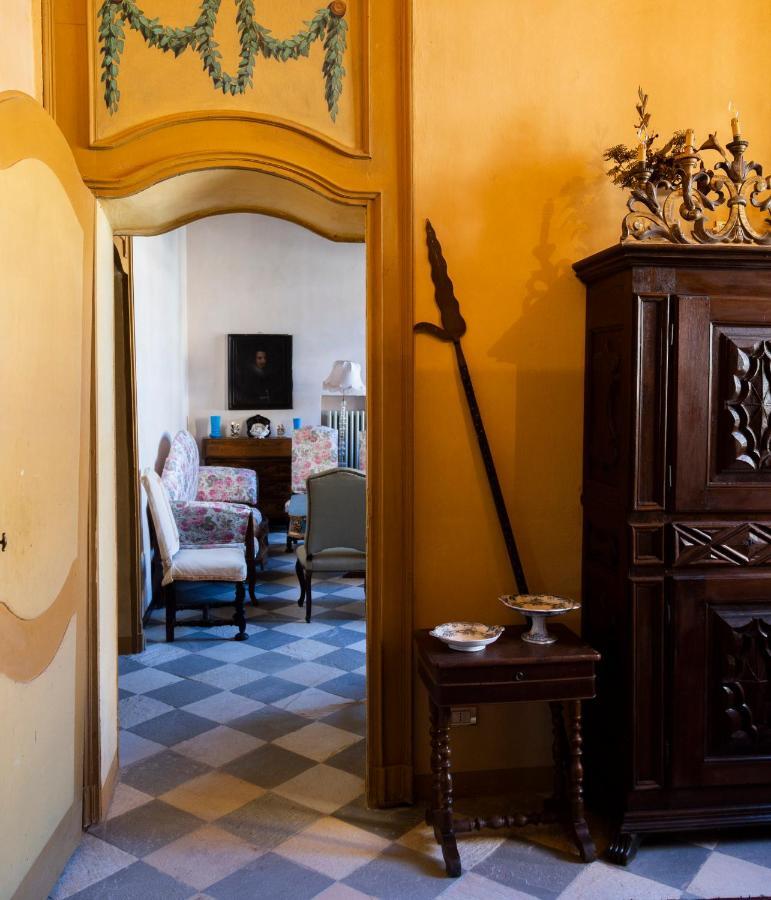 Palazzo Sismonda Bed & Breakfast Corneliano d'Alba Exterior photo